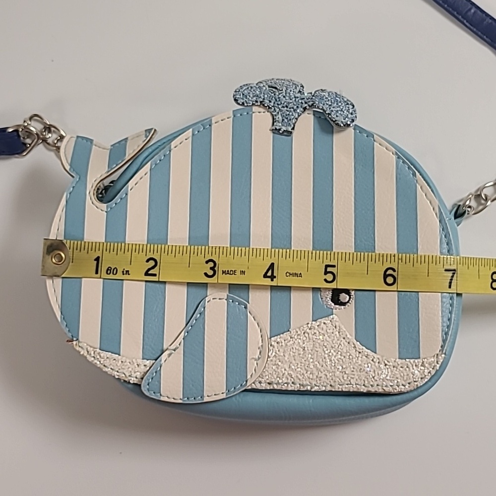 Miss Gwen's OMG Whale Purse - Picture 7 of 8